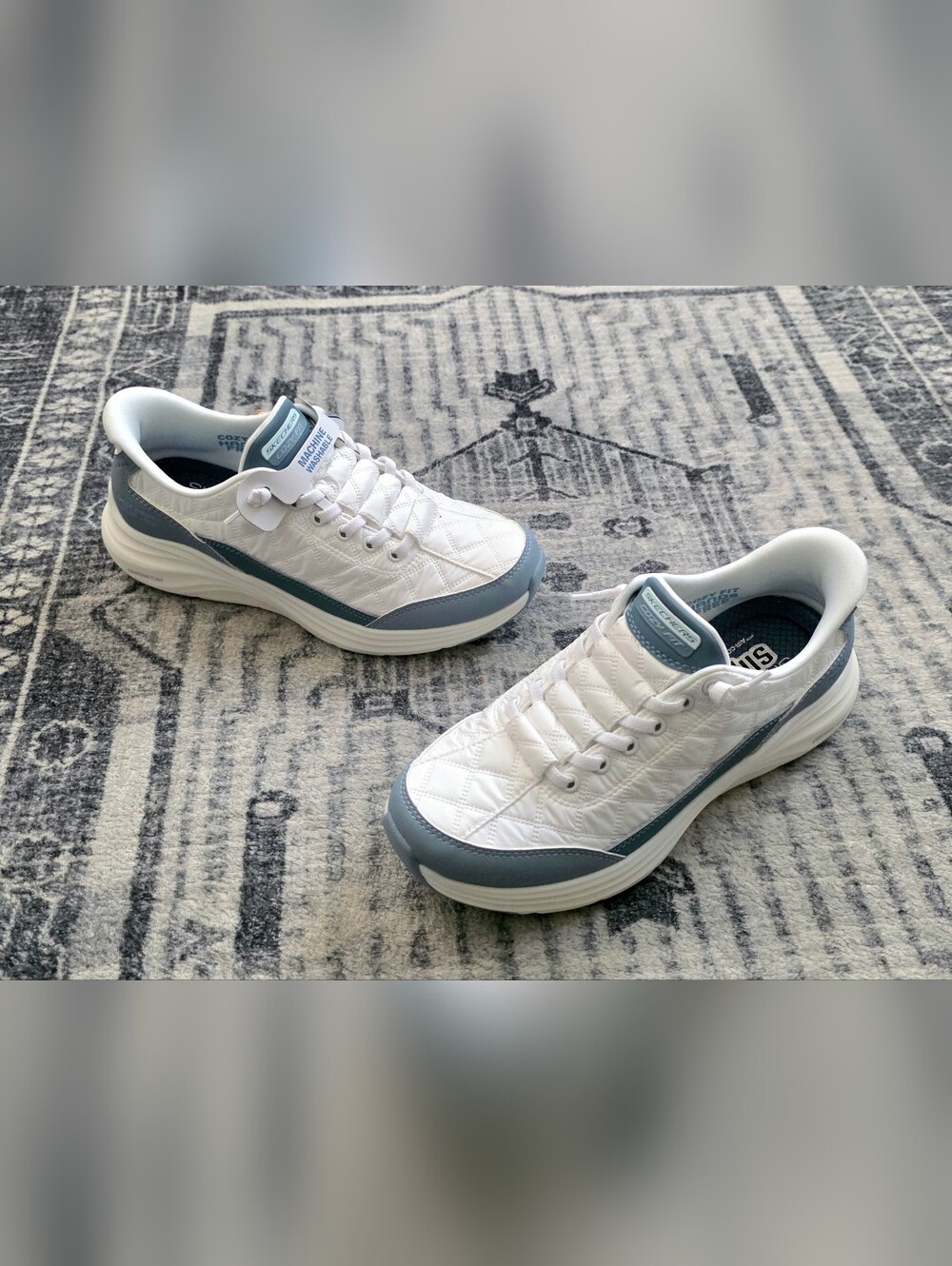 Skechers Slip-ins: Contour Foam - Cozy Fit women's New without box Size 7 white